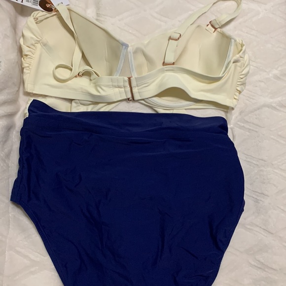 2X 22/24 open cross tummy swim suit - Picture 3 of 3